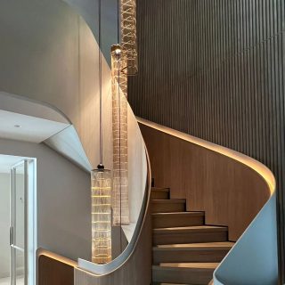 NEEDLES & PINS XL
hallway beauty  www.jaccomaris.com  #needlesandpinsbyjaccomaris #extraordinarylighting #dutchdesigner #handmade #hallwaydesign #interiordesign #lightingdesign