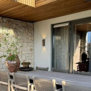 CLARK
dimmable outdoor wall lamp in casted bronze  www.jaccomaris.com  #clarkbyjaccomaris #extraordinarylighting #dutchdesign #handmade #walllamp #outdoorlighting #designlighting #luxurylifestyle